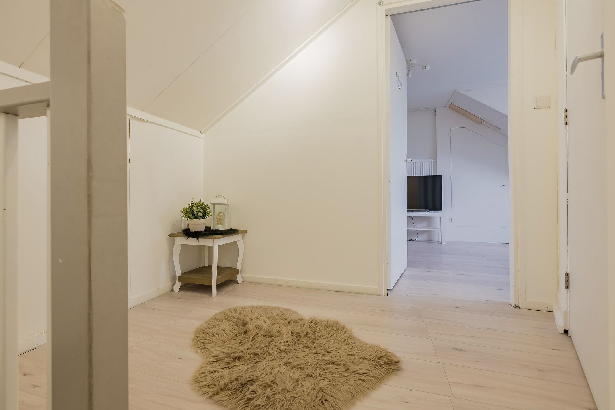 Spacious Family Home with Sunny Garden in IJmuiden — 42