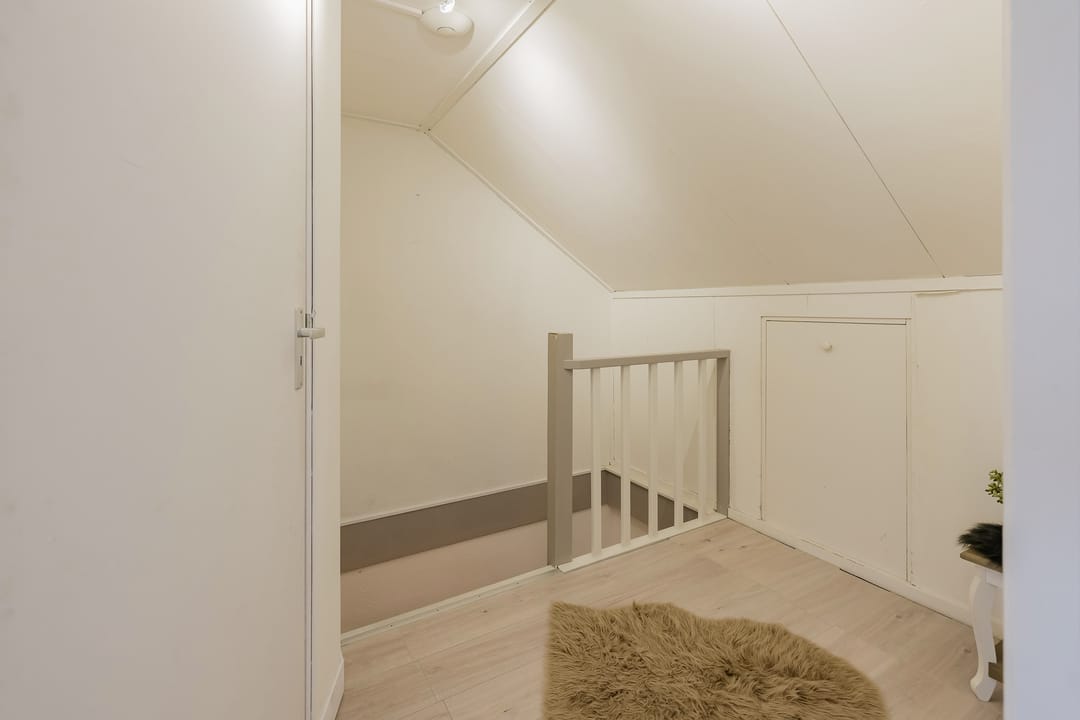 Spacious Family Home with Sunny Garden in IJmuiden — 43