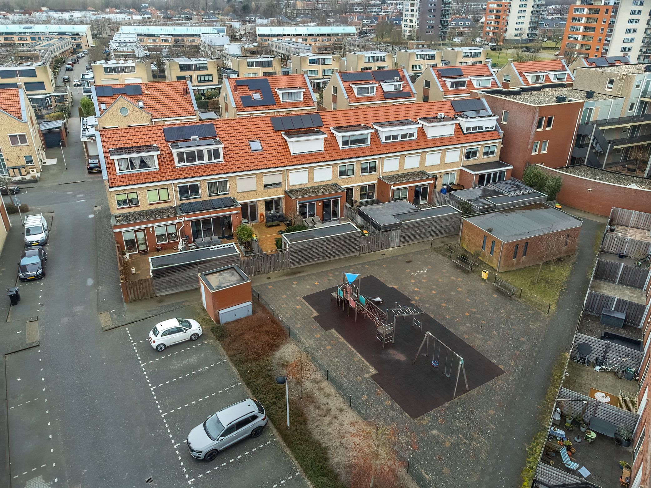 Spacious family home with 5 bedrooms and Energy Label A in popular Katwijk Zanderij — 42