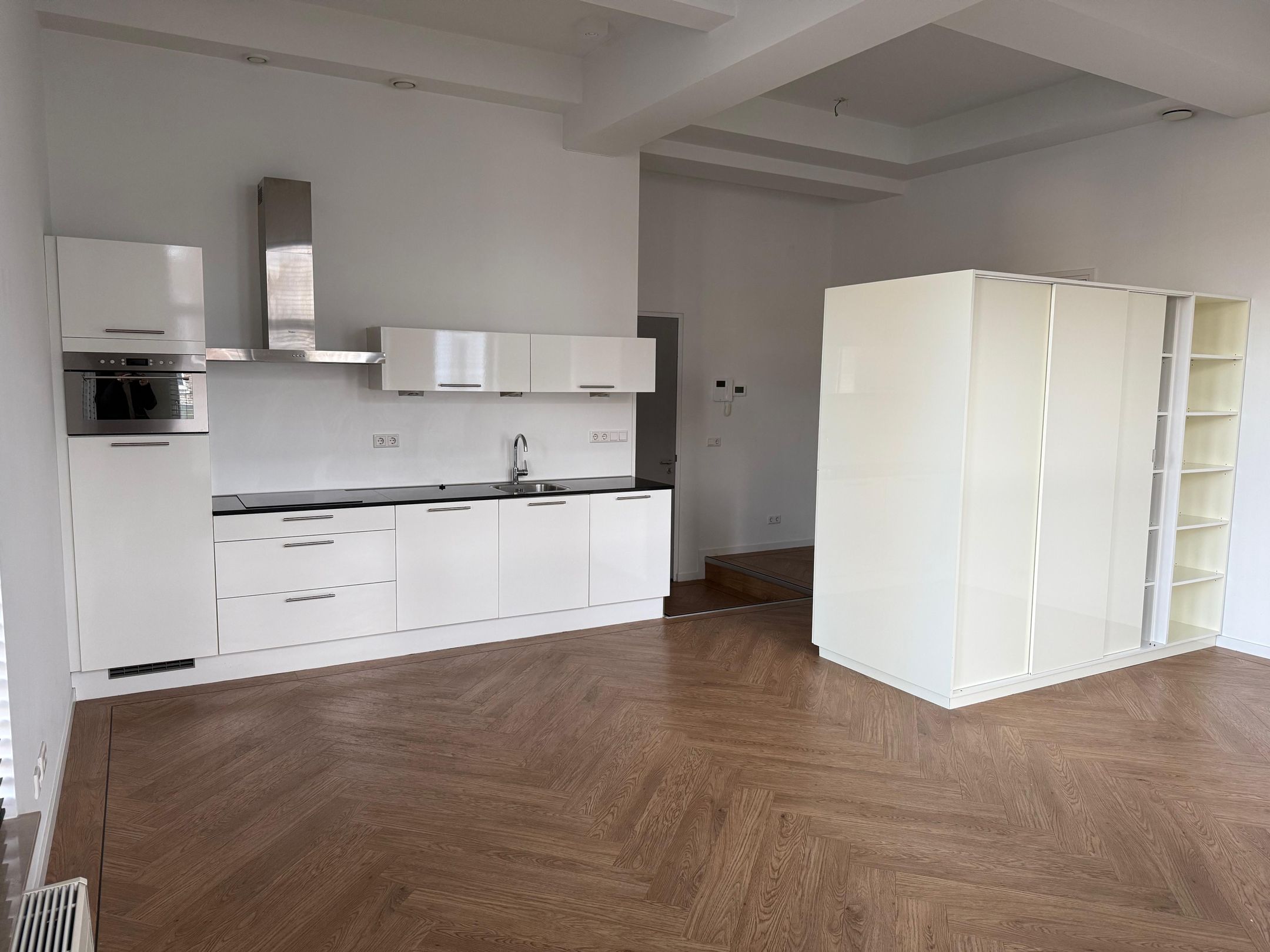 Photo 3 of Wycker Grachtstraat 10-H05