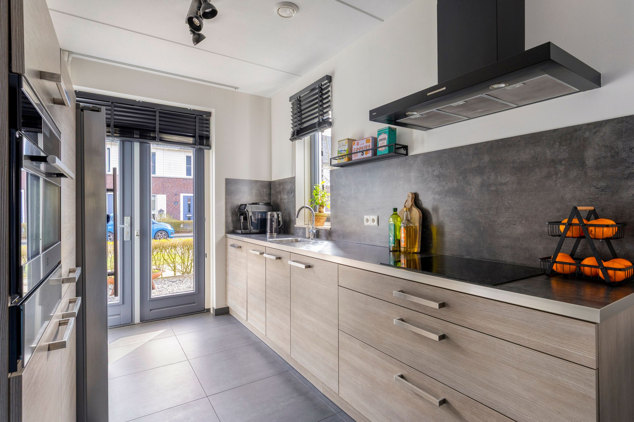 Photo 3 of Den Oven 10-A