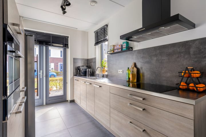 Photo 3 of Den Oven 10-A