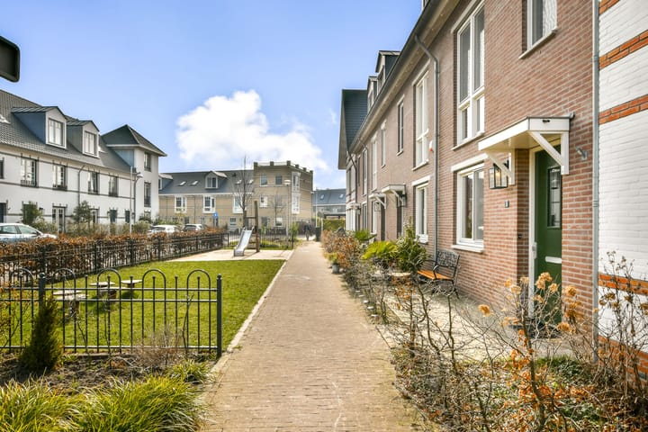 Photo 2 of Fort Uithoornstraat 18