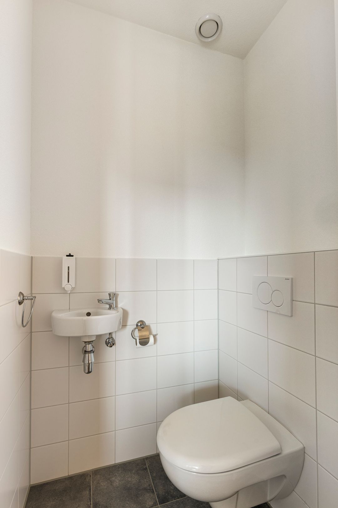 Foto 13 van Waterleliestraat 42