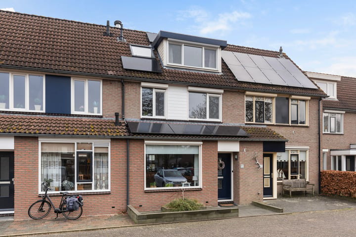 Photo 2 of Koningin Beatrixstraat 4