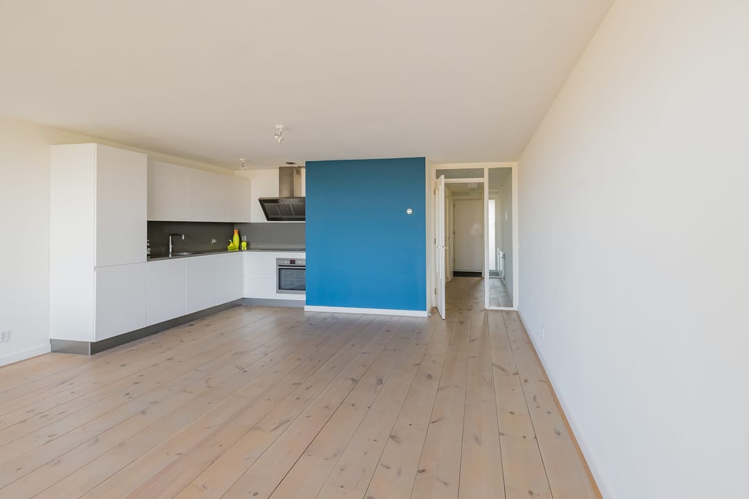 Very atmospheric 2-room apartment with magnificent view of beach, sea and pier — 16