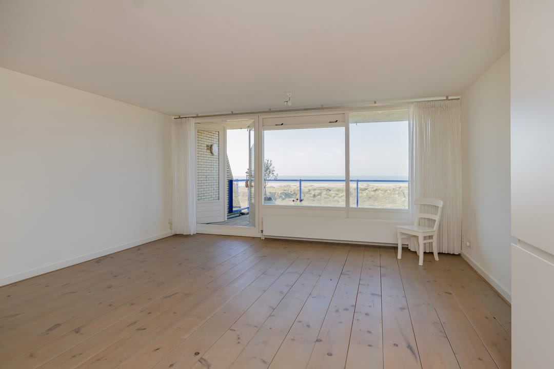 Very atmospheric 2-room apartment with magnificent view of beach, sea and pier — 21