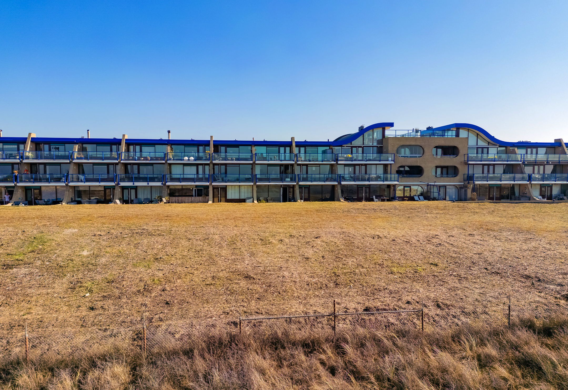 Very atmospheric 2-room apartment with magnificent view of beach, sea and pier — 28