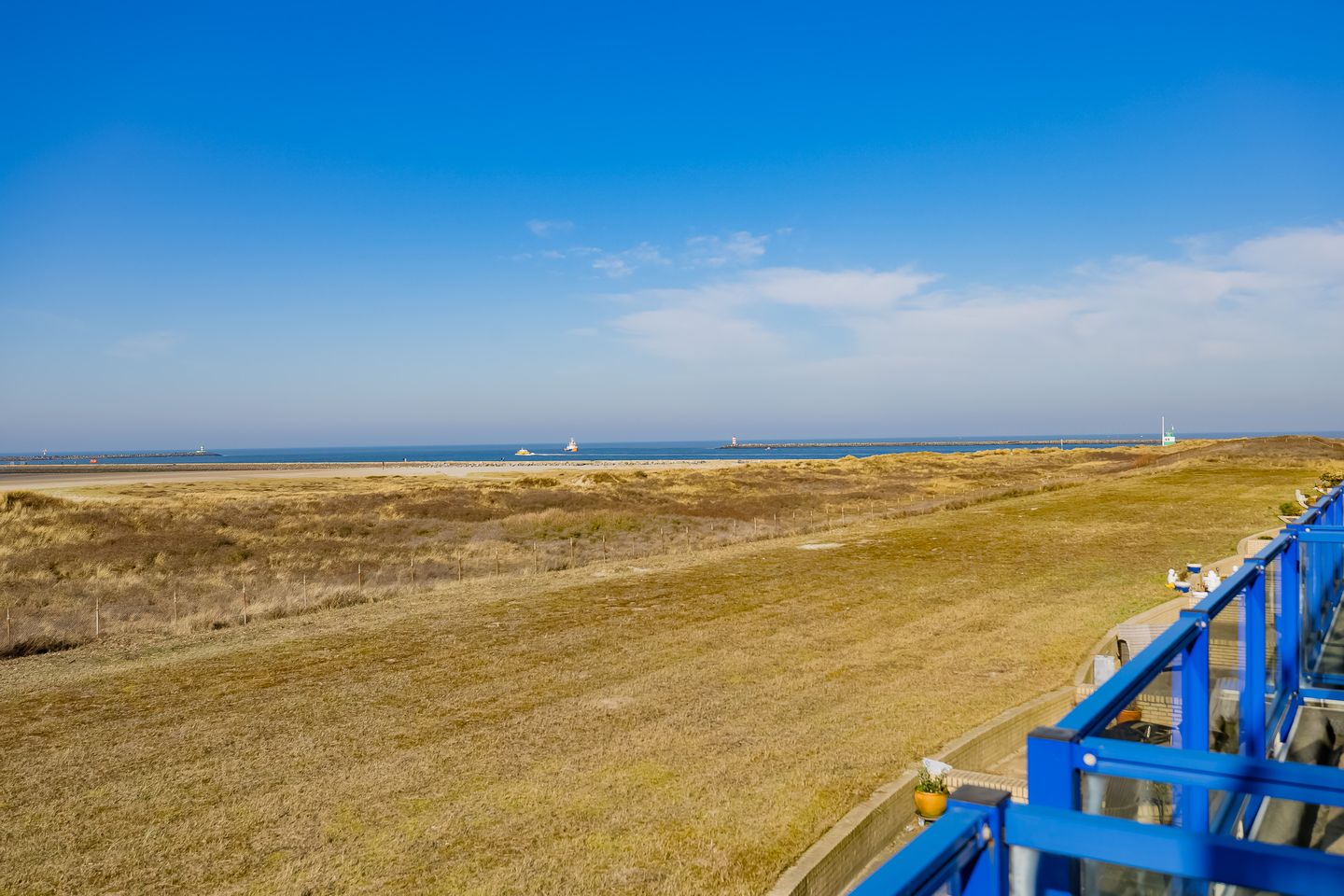 Very atmospheric 2-room apartment with magnificent view of beach, sea and pier — 27