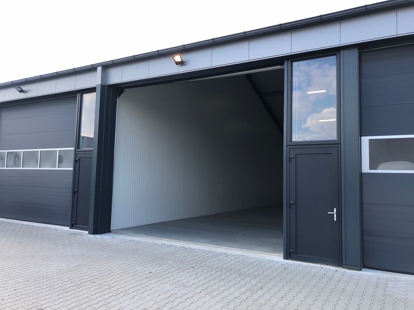 Bekijk foto 2 van Einsteinstraat 8