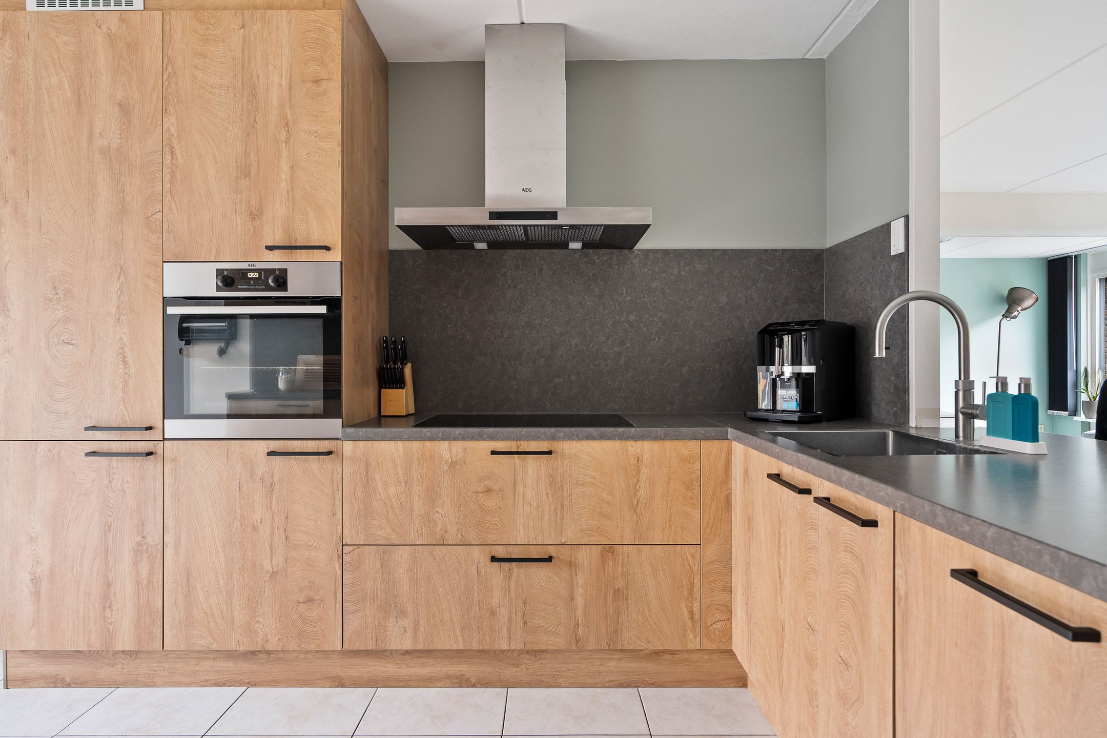 Photo 12 of Hondiusstraat 8