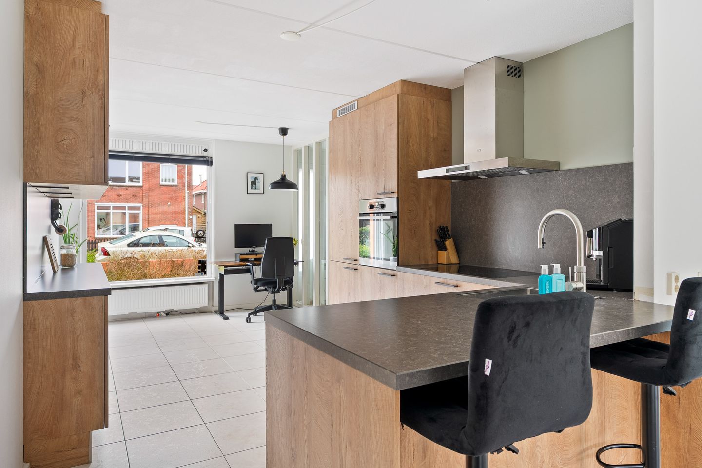 Photo 10 of Hondiusstraat 8