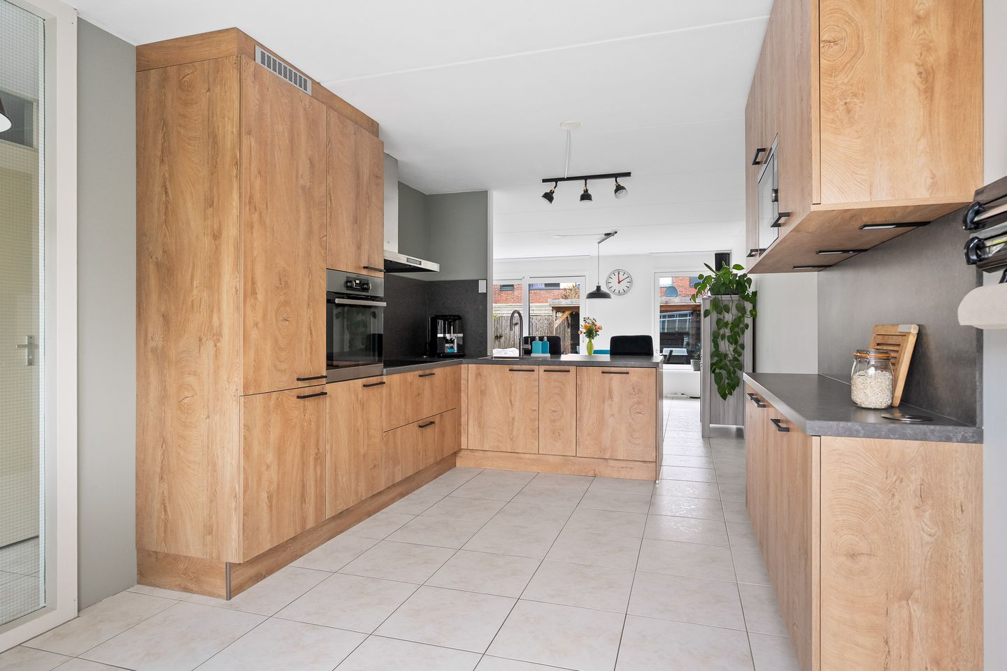 Photo 4 of Hondiusstraat 8