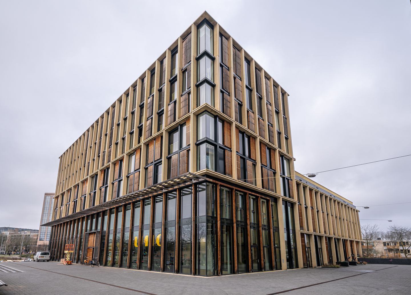 Bekijk foto 1 van Hugo de Vrieslaan 20