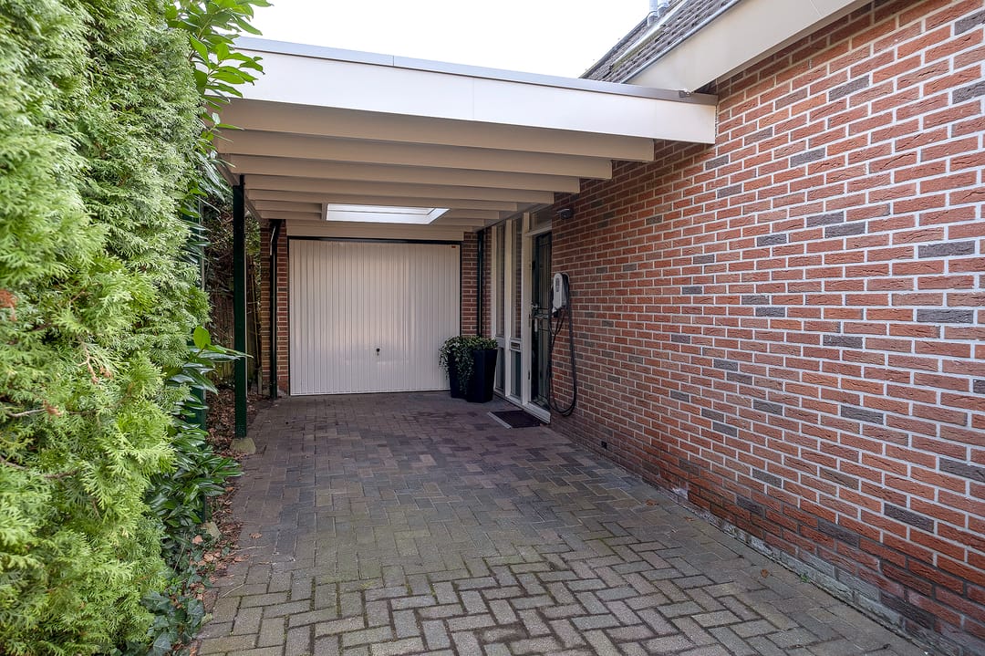 Photo 43 of Buitenbree 8