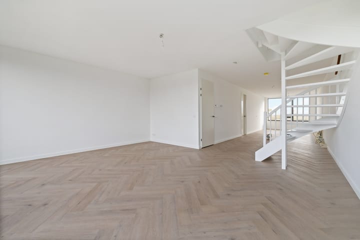 Appartement te koop: Wimpelplantsoen 431, Almere