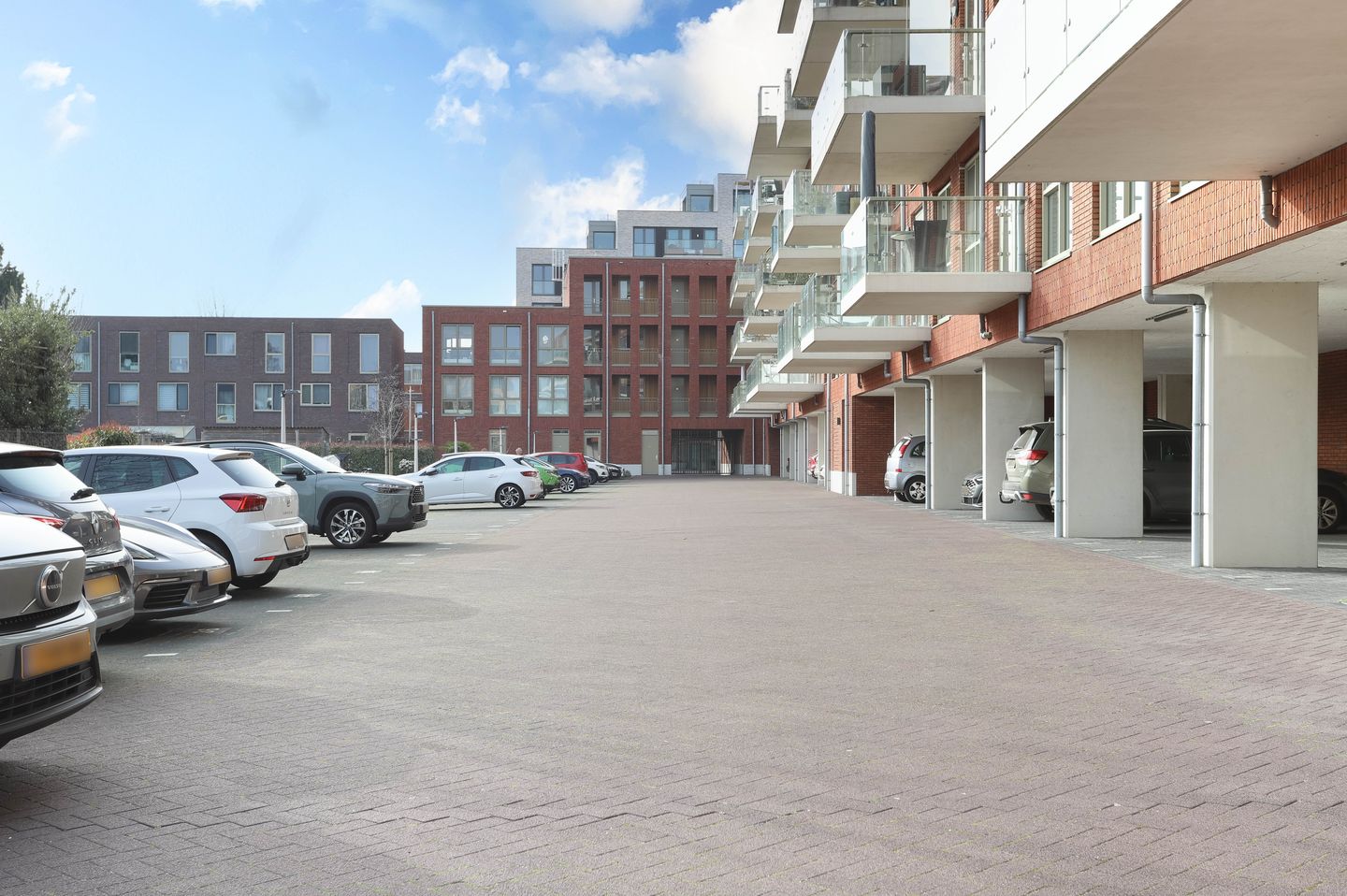 Foto 20 van Pablo Picassostraat 559