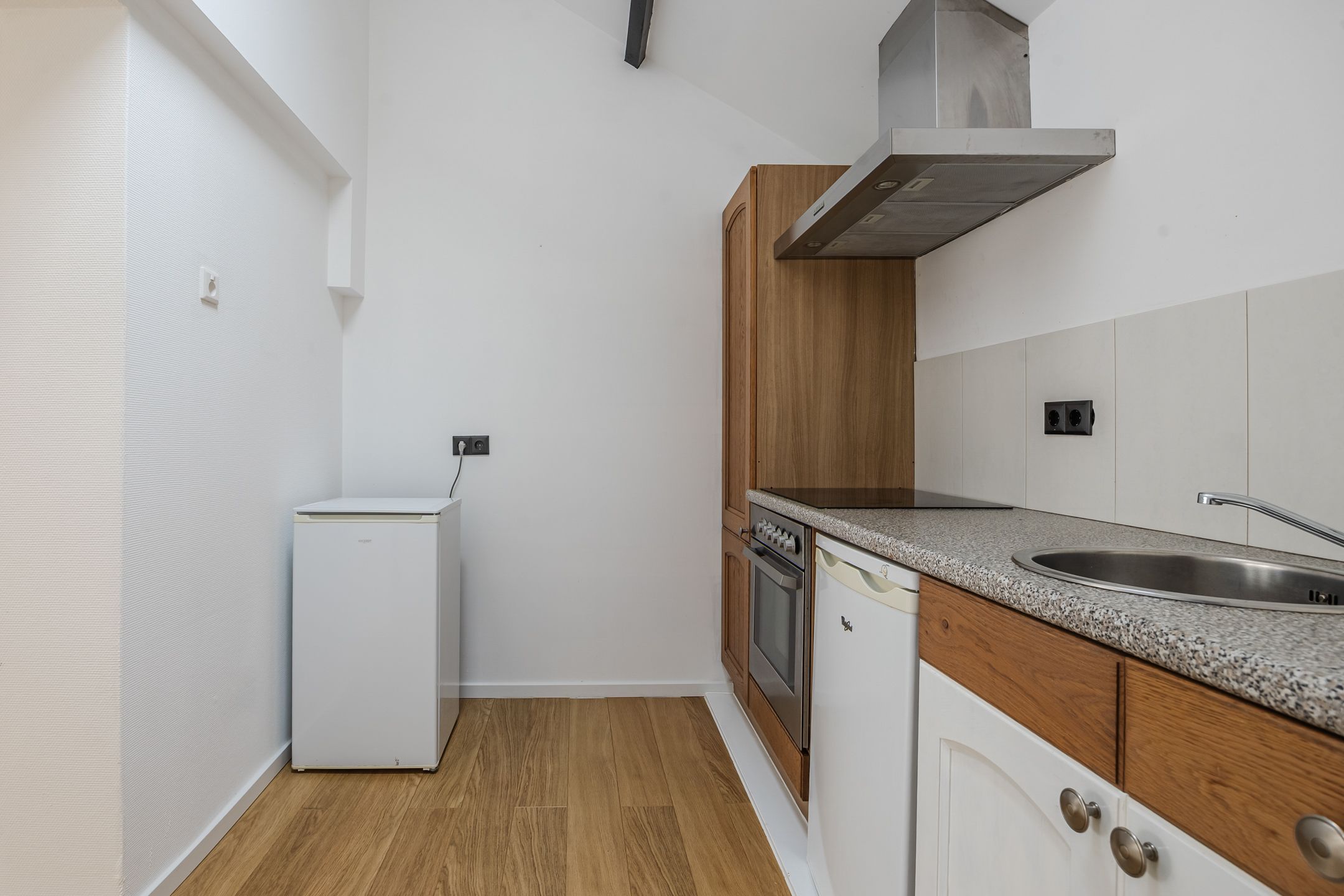 Photo 12 of Elleboog 3