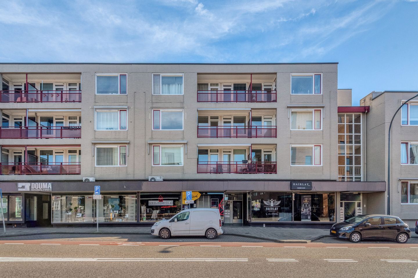 Photo 34 of Wilhelminastraat 25