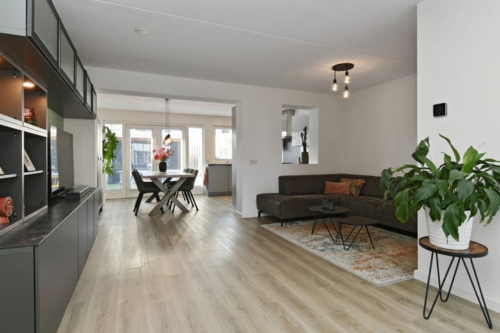 Photo 2 of Jacquardstraat 17