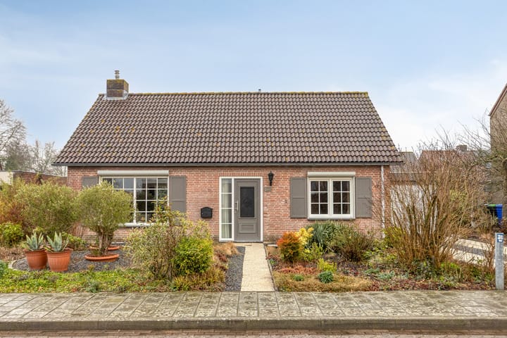 Photo 2 of Boterzandestraat 24-A