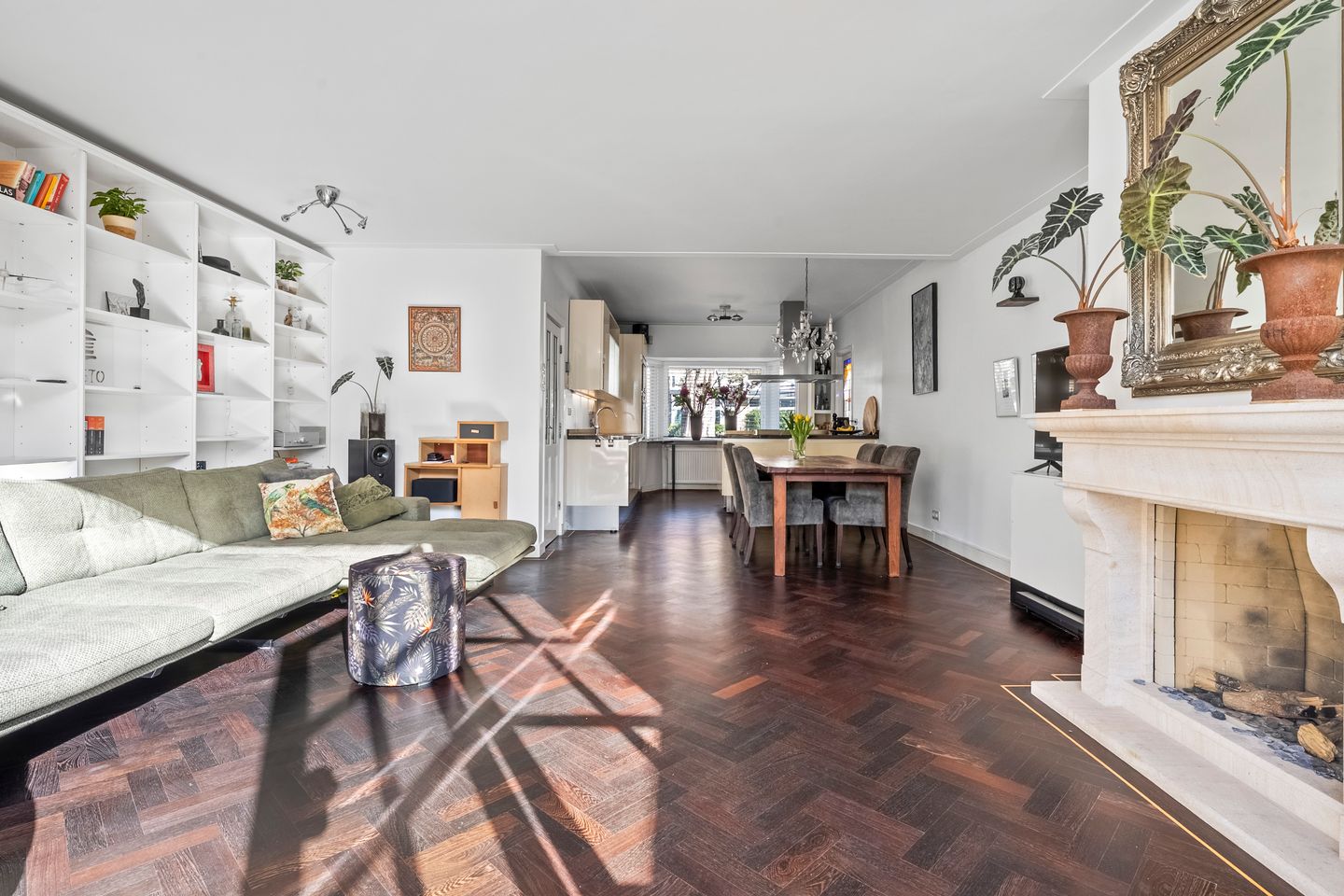 Spacious 1930s semi-detached house with deep backyard and garage — 22