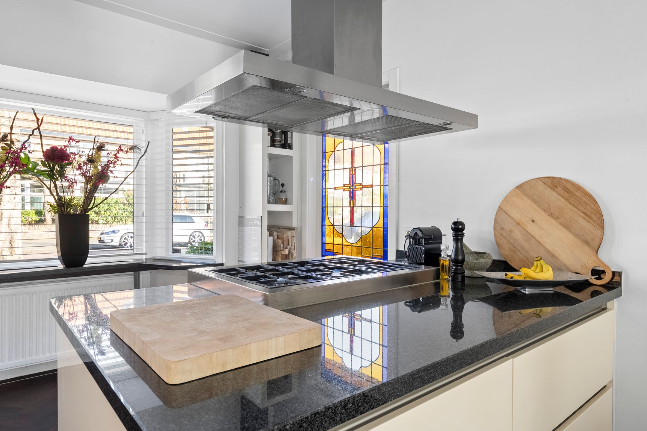Spacious 1930s semi-detached house with deep backyard and garage — 26