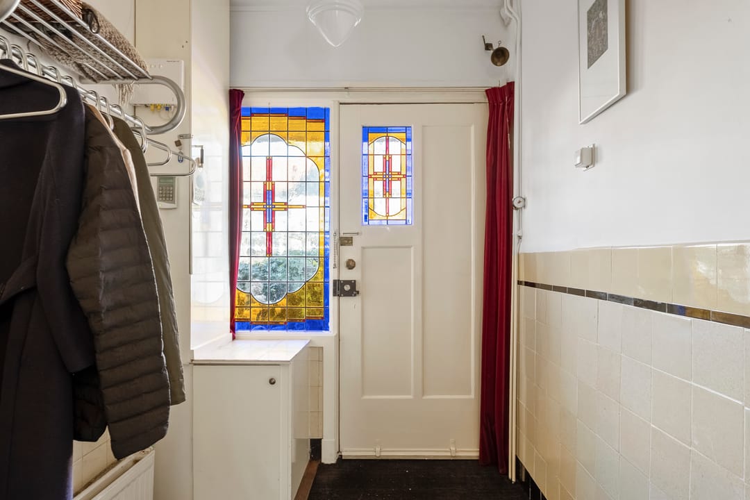Spacious 1930s semi-detached house with deep backyard and garage — 33