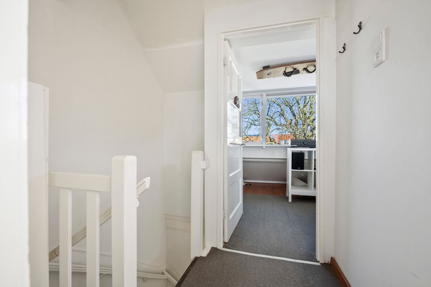Spacious 1930s semi-detached house with deep backyard and garage — 51