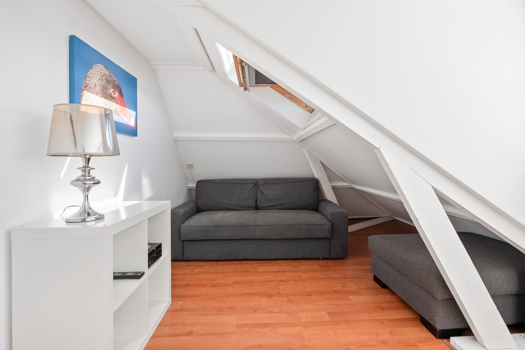 Spacious 1930s semi-detached house with deep backyard and garage — 54