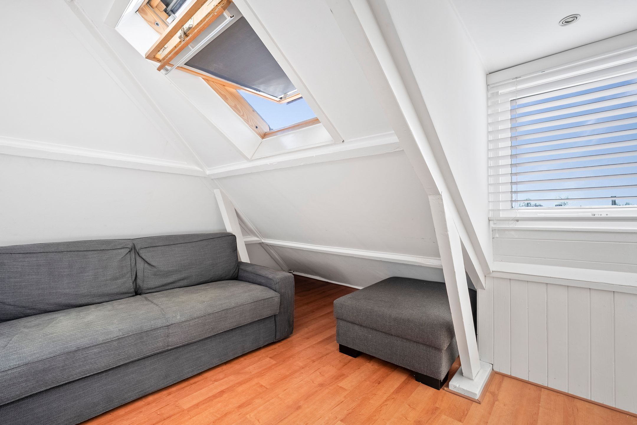 Spacious 1930s semi-detached house with deep backyard and garage — 55