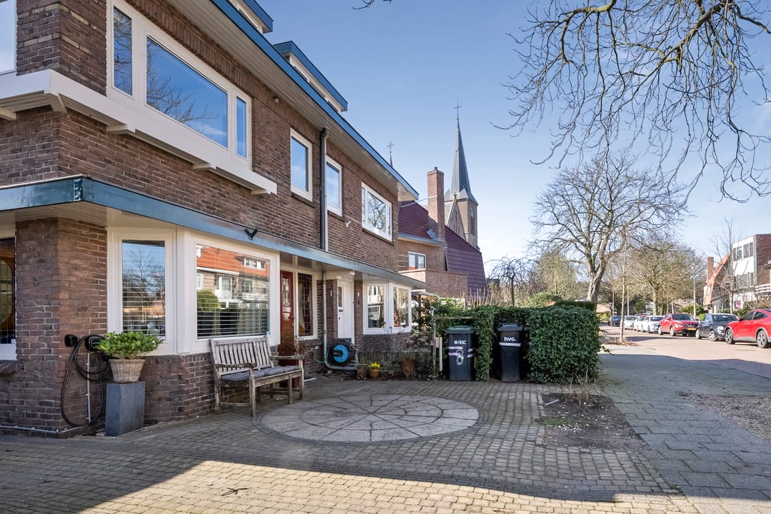 Spacious 1930s semi-detached house with deep backyard and garage — 63