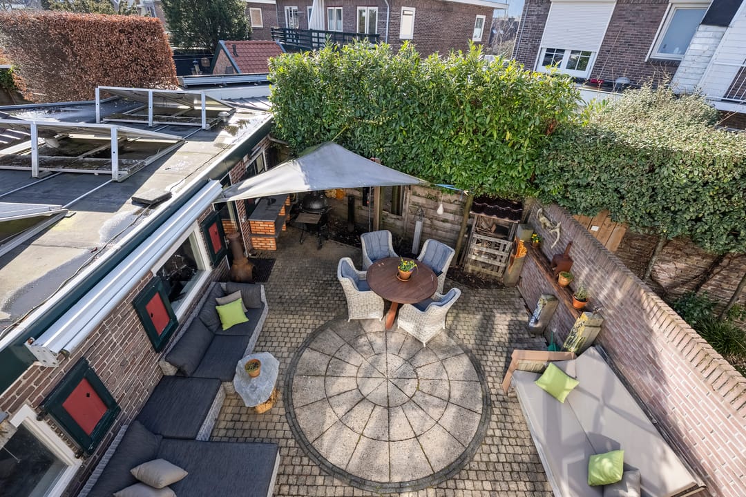 Spacious 1930s semi-detached house with deep backyard and garage — 48