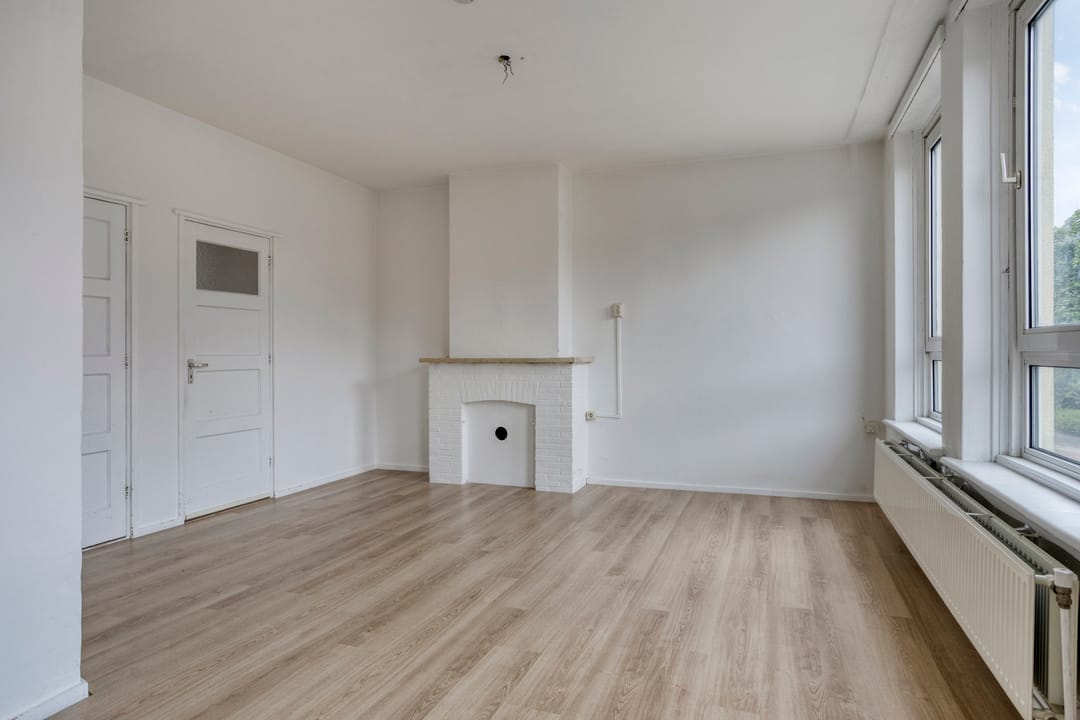 Photo 2 of Floresstraat 9-A