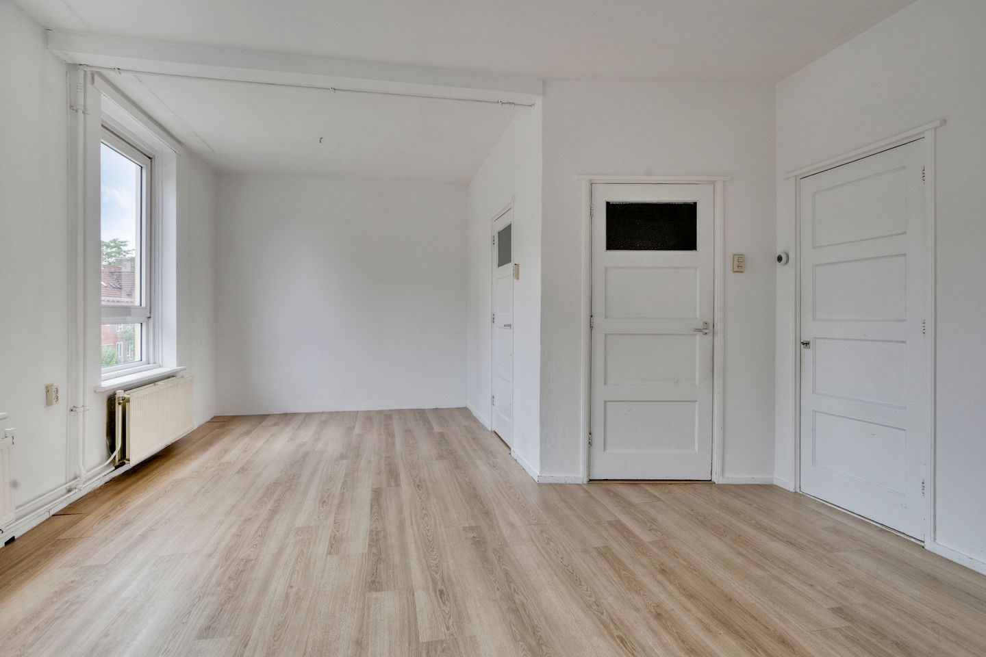 Photo 5 of Floresstraat 9-A