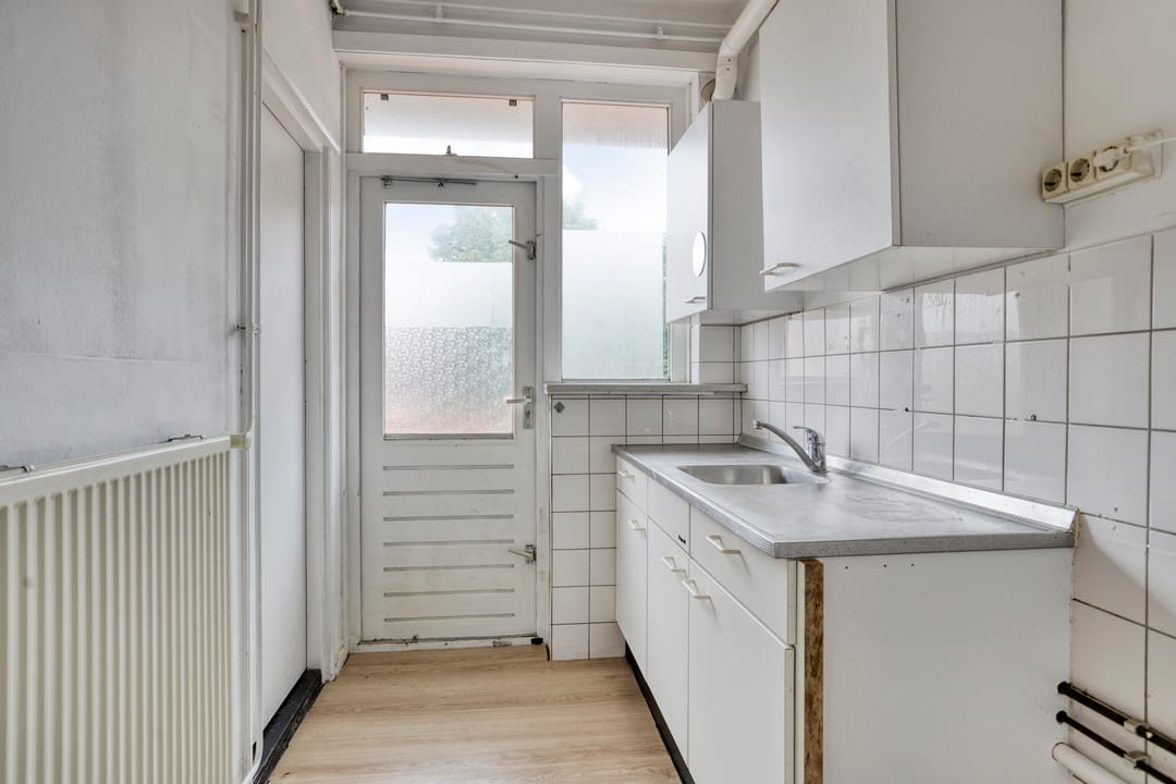 Photo 7 of Floresstraat 9-A