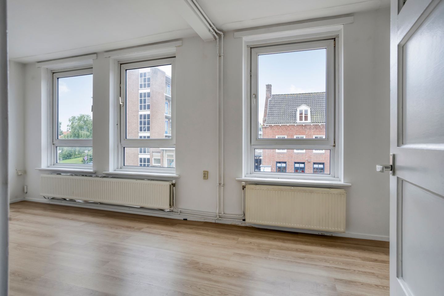 Photo 4 of Floresstraat 9-A