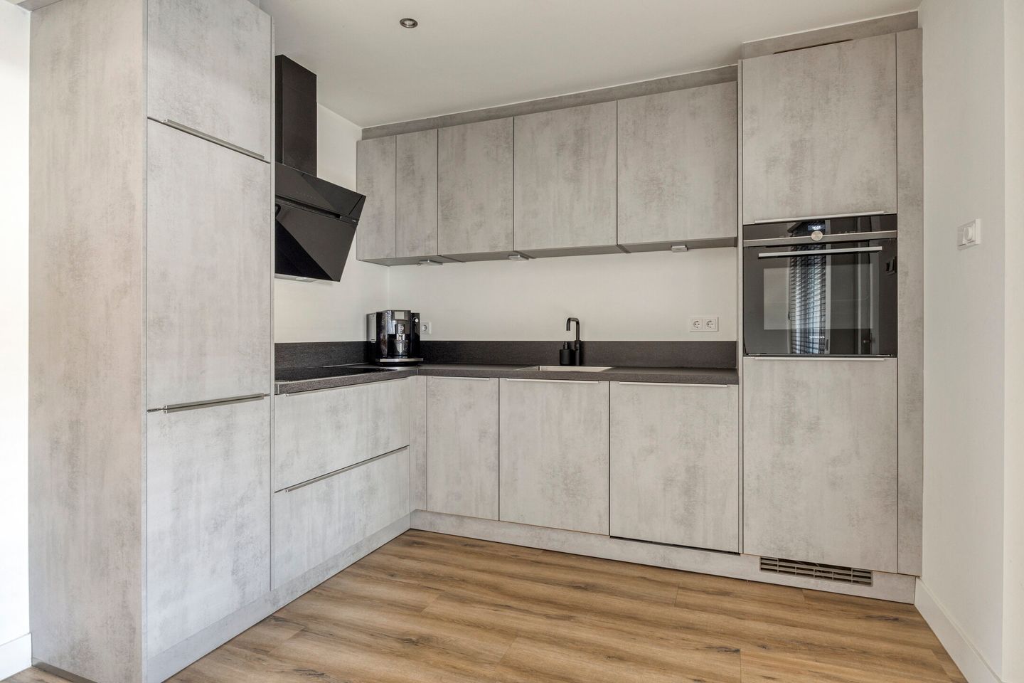 Foto 10 van Willem Grolstraat 83