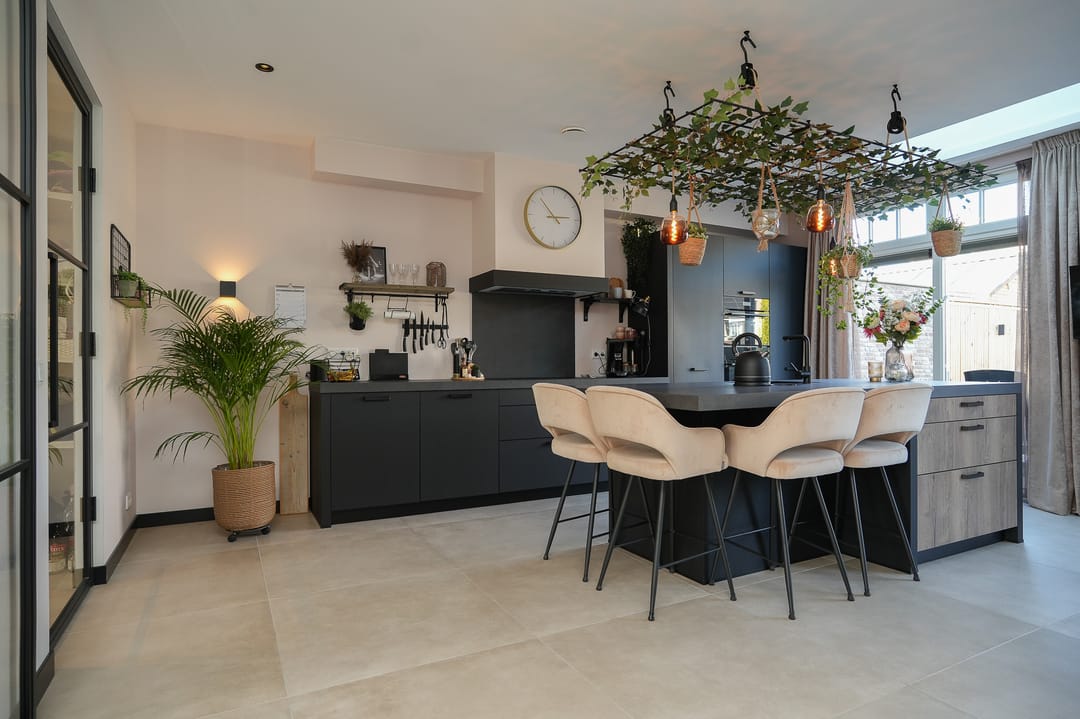 Photo 8 of van Heemstraweg 84-02