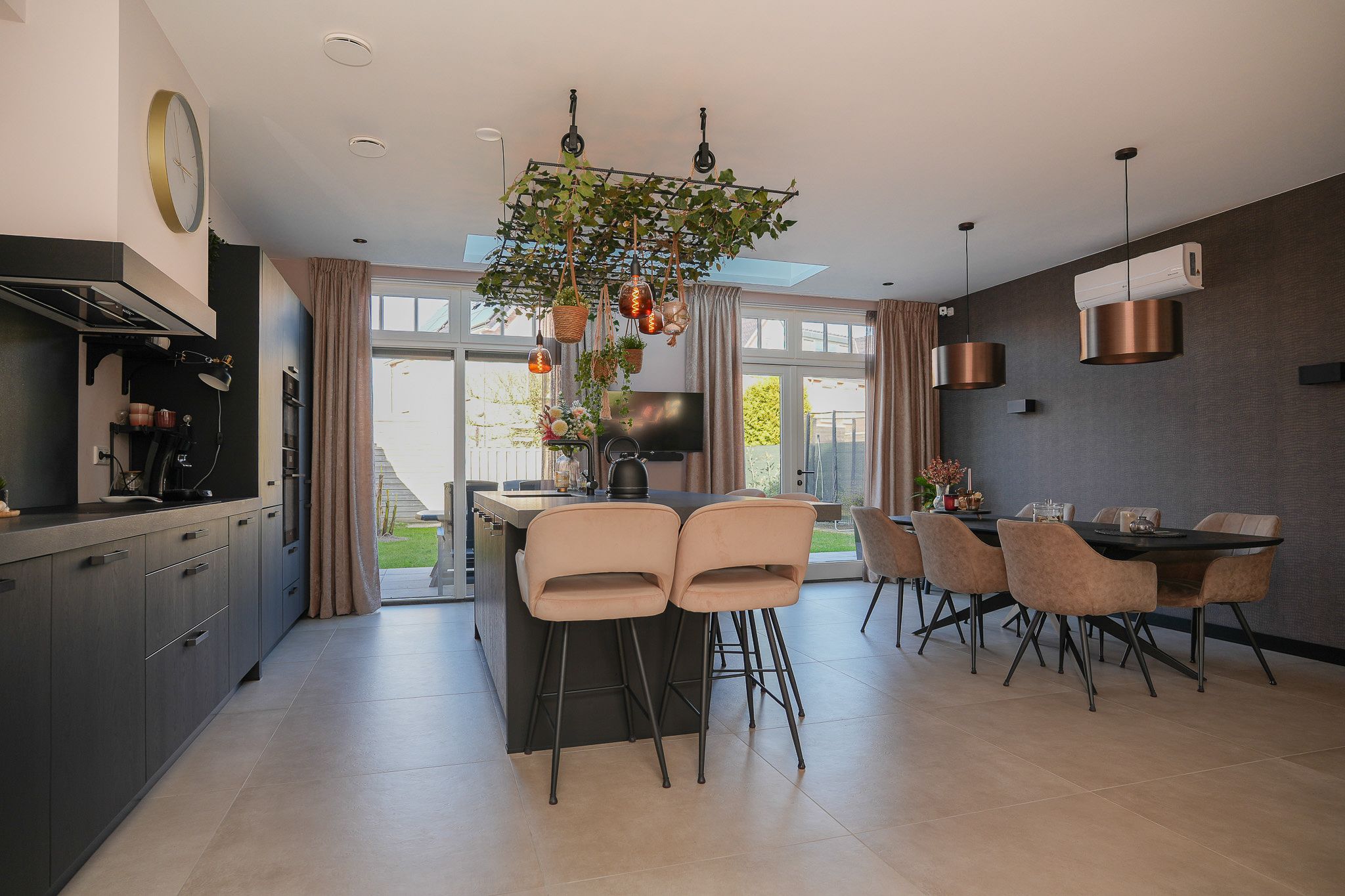 Photo 9 of van Heemstraweg 84-02