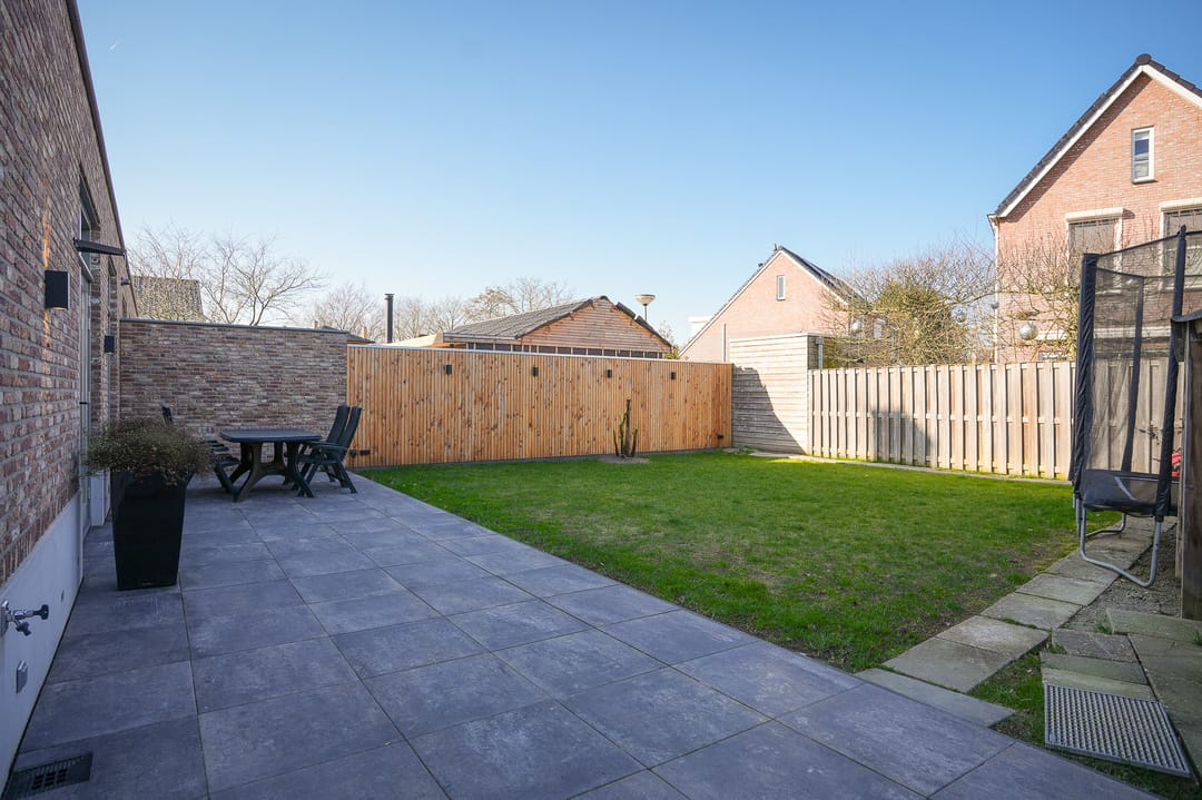 Photo 43 of van Heemstraweg 84-02