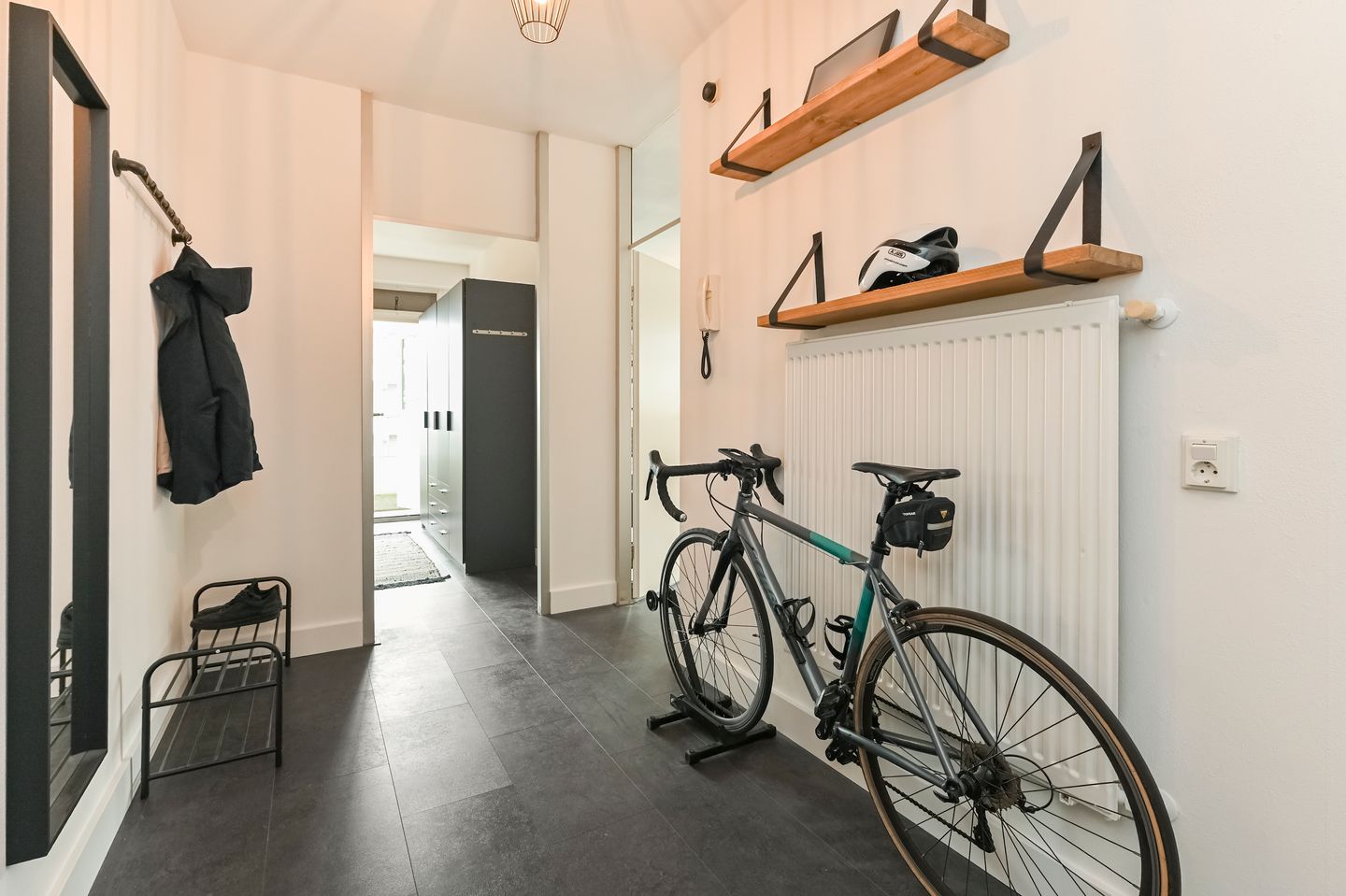 Photo 10 of Passage 56