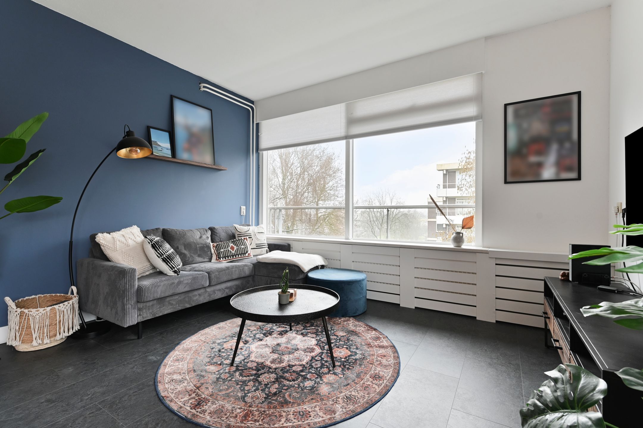 Photo 12 of Passage 56