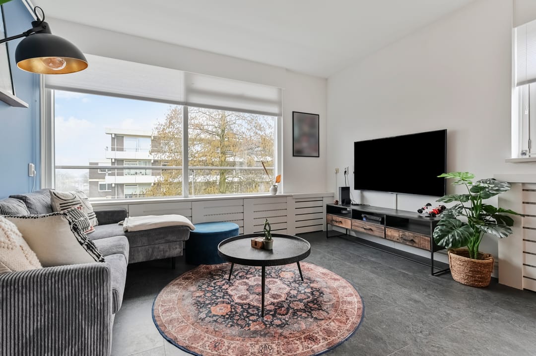 Photo 13 of Passage 56