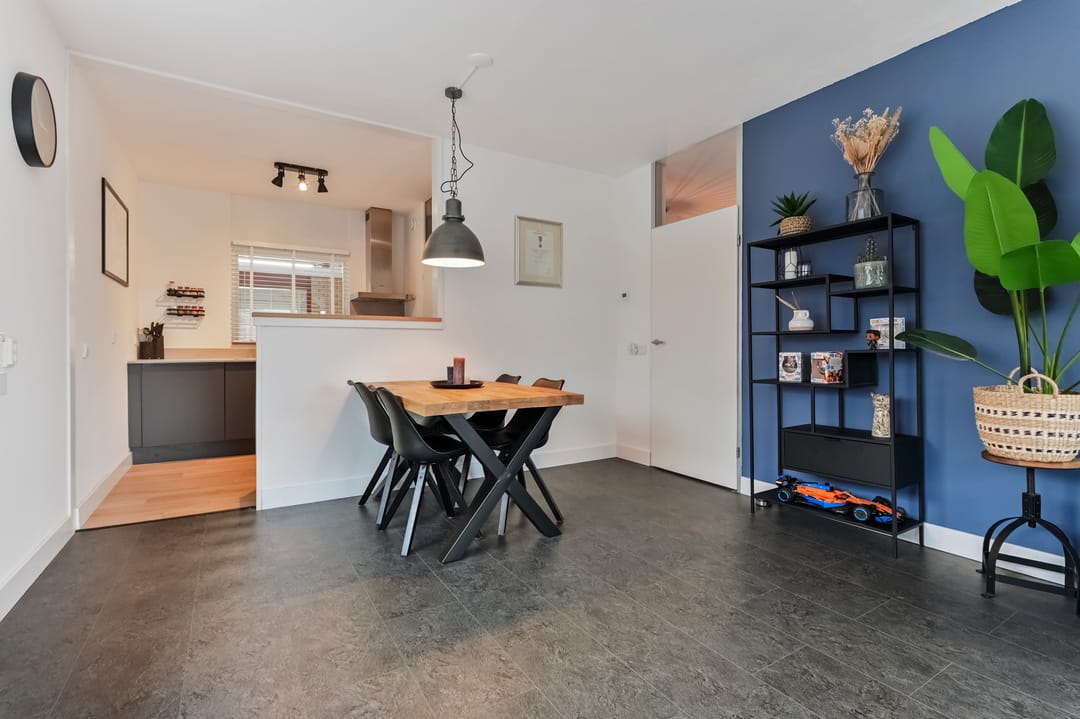 Photo 16 of Passage 56