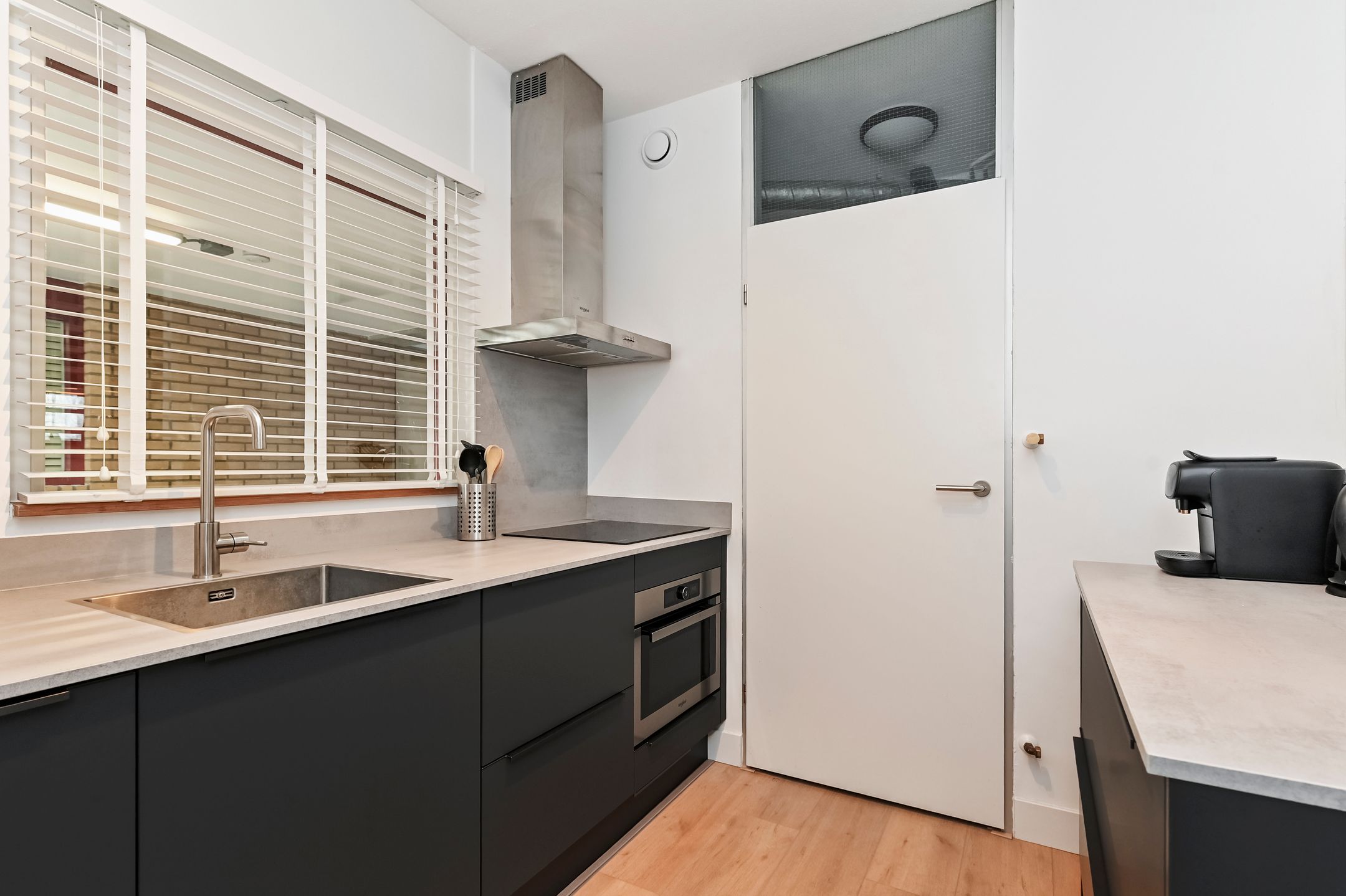 Photo 18 of Passage 56