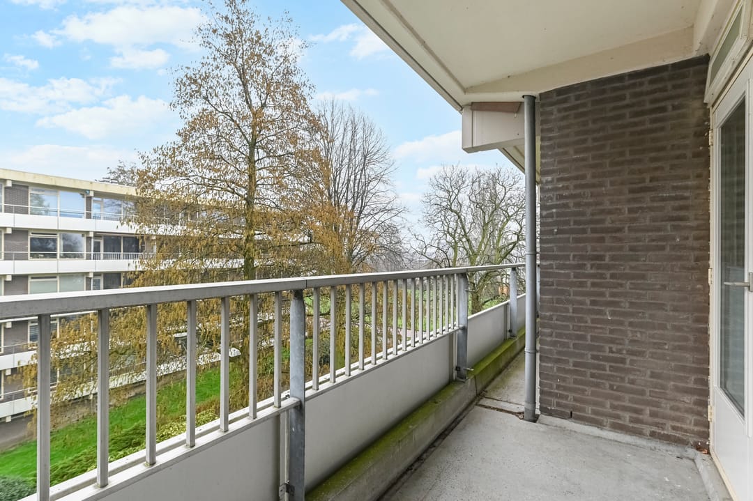 Photo 31 of Passage 56