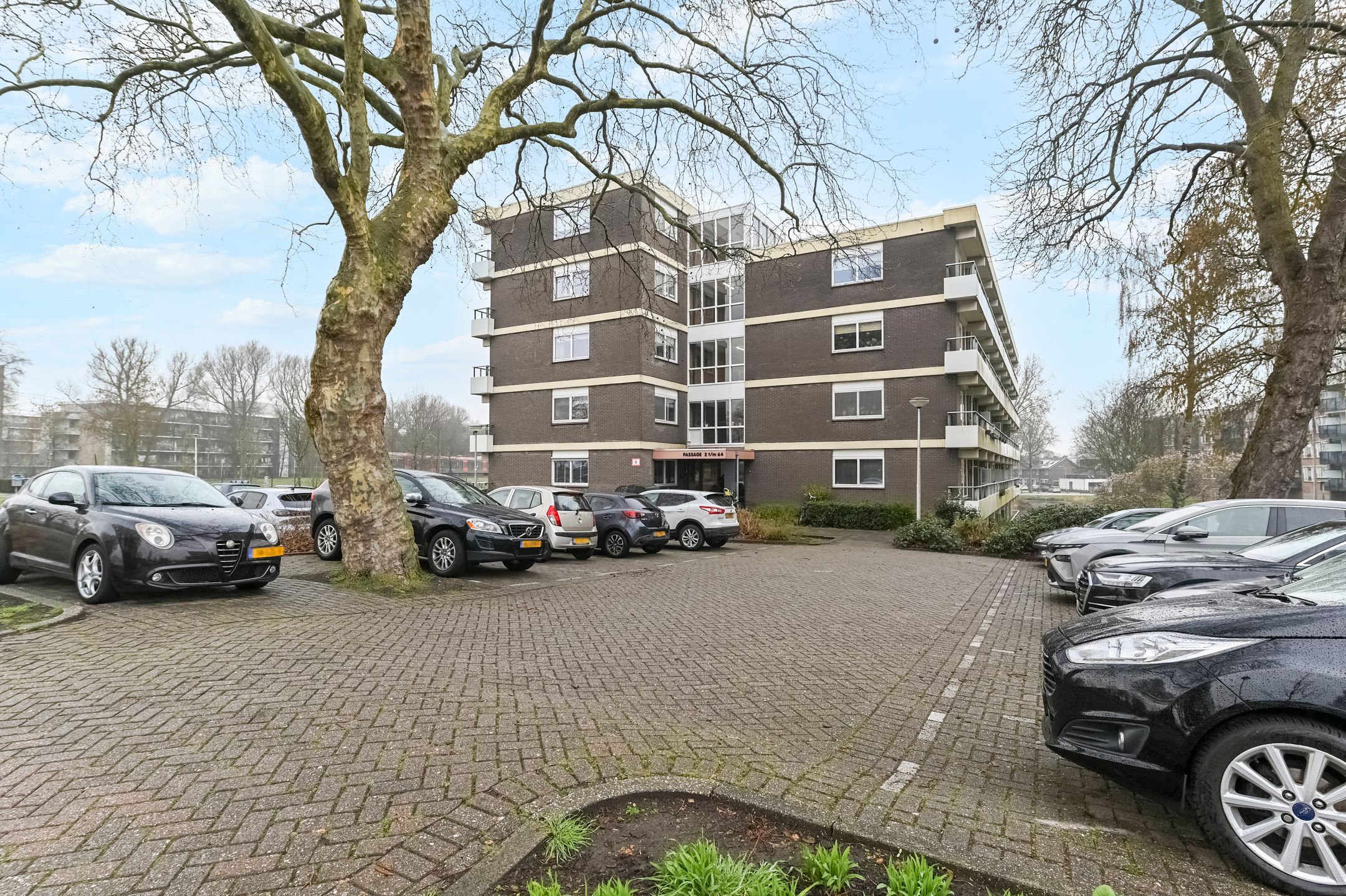 Photo 36 of Passage 56