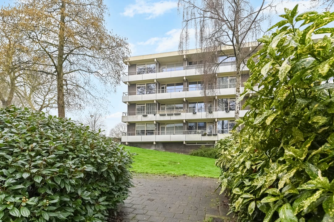 Photo 38 of Passage 56