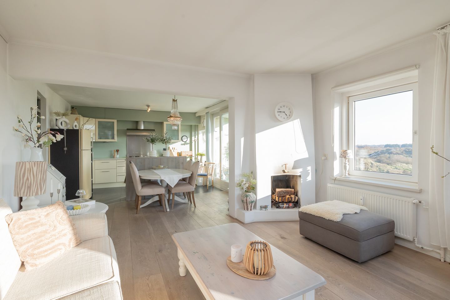 Spacious Corner Maisonette with Panoramic Dune Views — 15